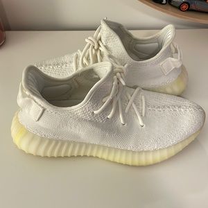Yeezy Cream White 350 V2 - 6.5 M/ 7.5 W